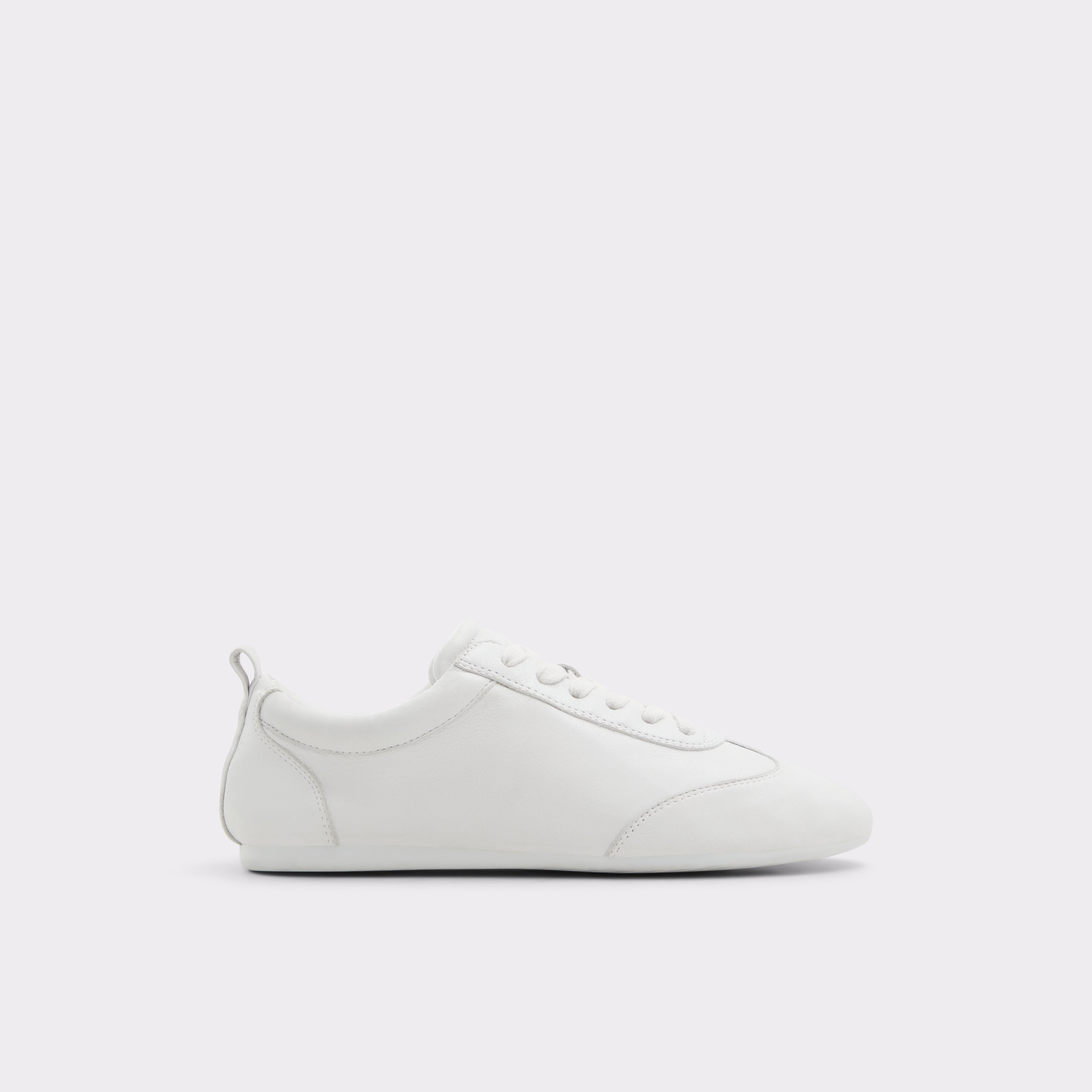 UrbanStride Low Top Sneaker in White Smooth Leather - SOLZ4344